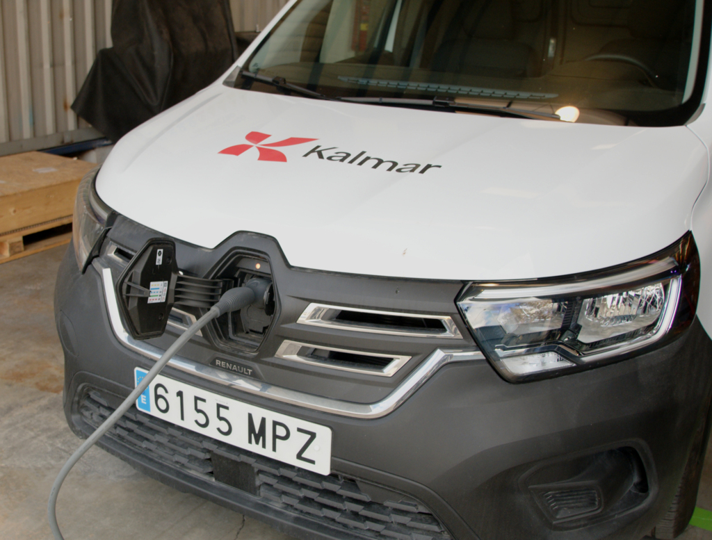 Kalmar Services_Algeciras_electric van_02.jpg Kalmar Services_Algeciras_electric van_02.jpg