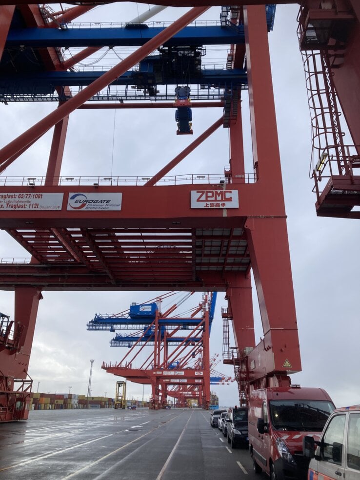 Kalmar und Eurogate Wilhelmshaven – Verlagerung und Modifikation von zwei STS-Kränen