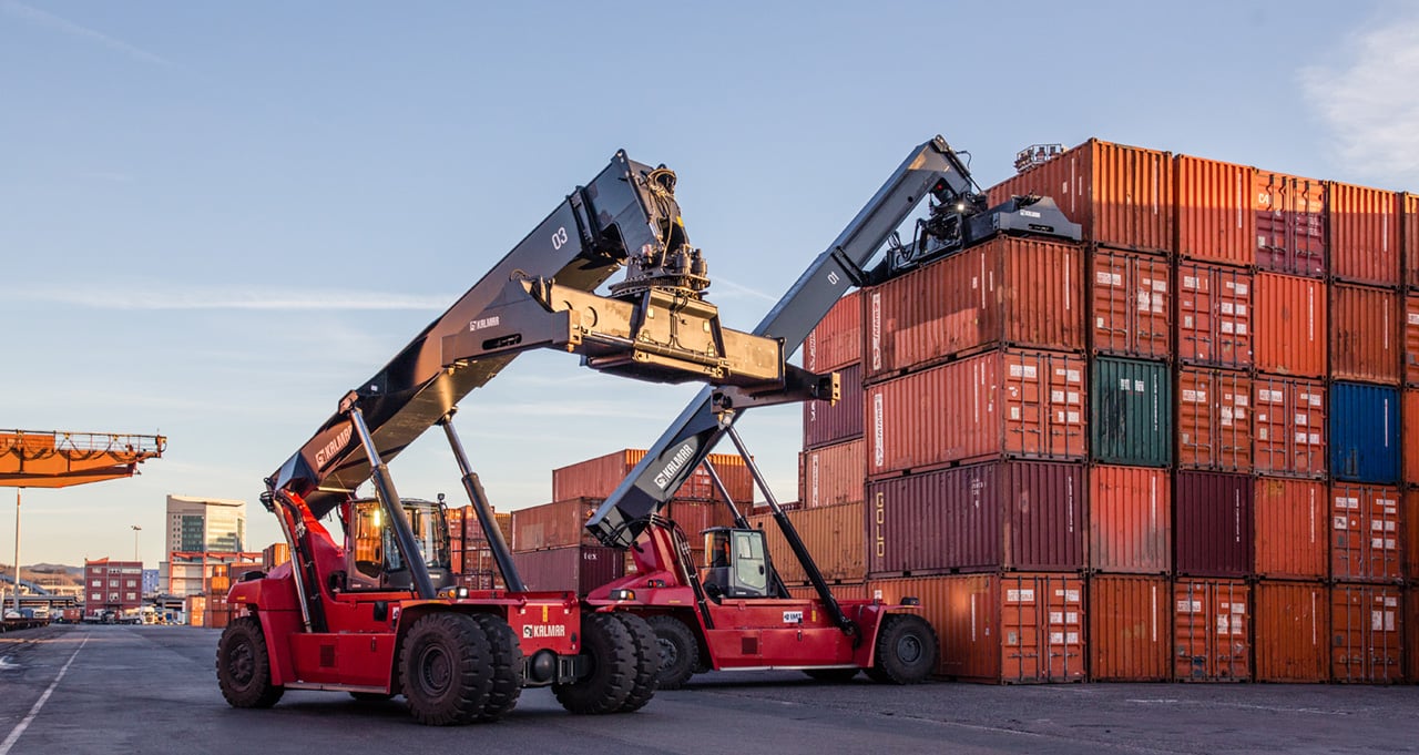 Kalmar DRG450-60S5 reachstackers