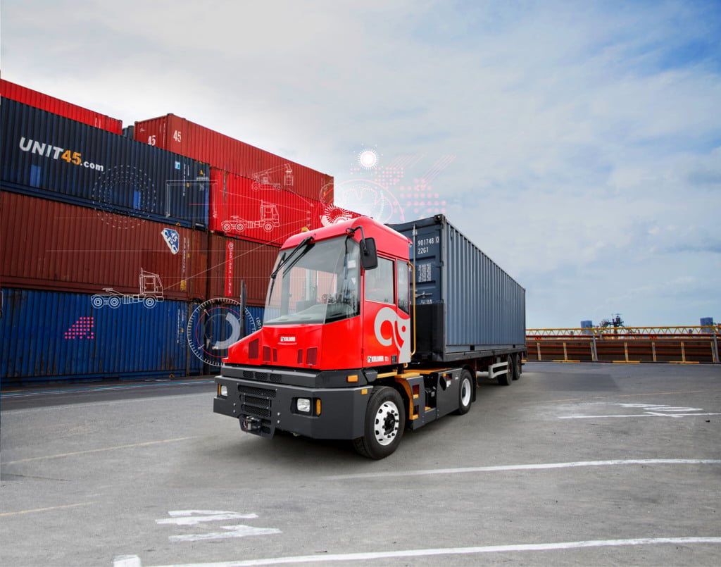 Kalmar T2i Terminal Tractor_hero image (4) Kalmar T2i Terminal Tractor_hero image (4)